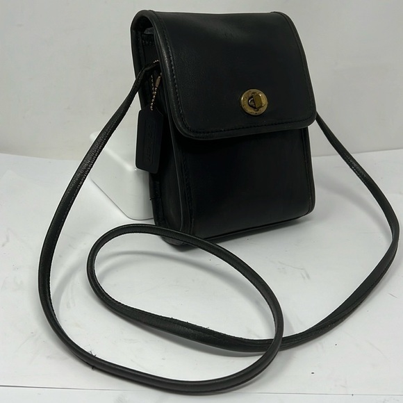 Coach Handbags - Coach Scooter Bag Black Leather Crossbody Bag